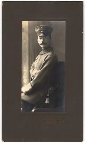 Fotografie Geschw. Strauss, Mainz, Soldat in Uniform Rgt. 87 mit Bajonett und Portepee, 1917