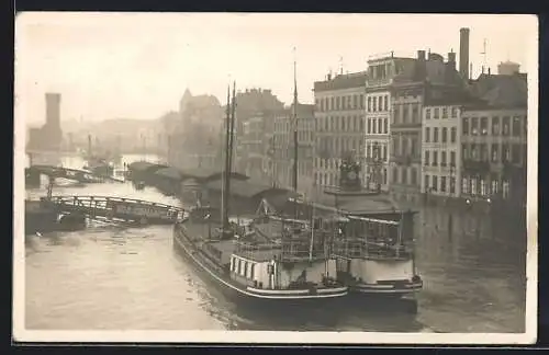 AK Köln, Schiffe mit Promenade vom Rheinufer, Hochwasser