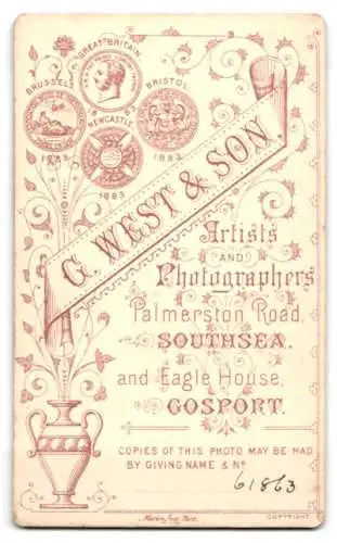 Fotografie G. West & Son, Southsea, Palmerston Road, Porträt einer jungen Frau im Profil