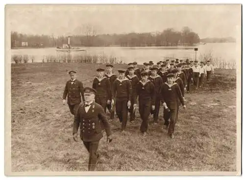 5 Fotografien 1.WK, Wolter, Berlin, Ansicht Berlin, Kadettenanstalt Lichterfelde, Ausbilder & Marine-Kadetten in Uniform