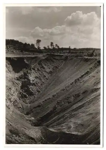 14 Fotografien Geza Straicher, Goslar, Ansicht Gross Döhren, Bergwerk Eisenerzgrube Fortuna, Förderanlagen, Grubenbahn