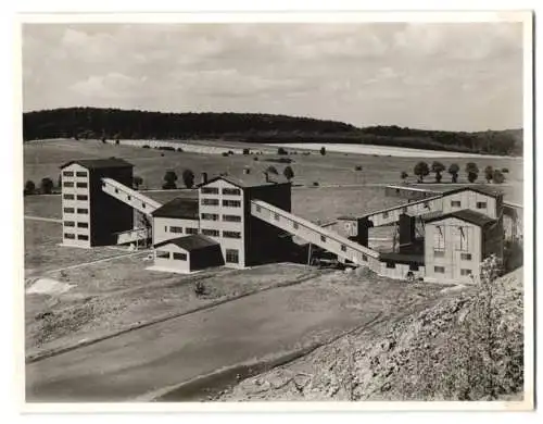 14 Fotografien Geza Straicher, Goslar, Ansicht Gross Döhren, Bergwerk Eisenerzgrube Fortuna, Förderanlagen, Grubenbahn