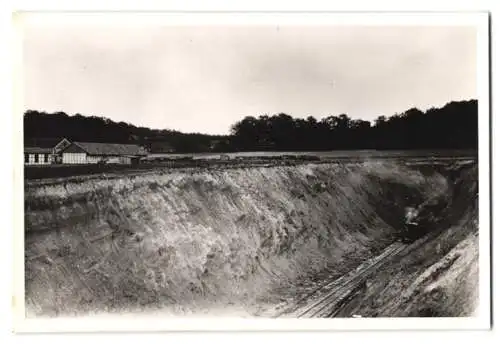 14 Fotografien Geza Straicher, Goslar, Ansicht Gross Döhren, Bergwerk Eisenerzgrube Fortuna, Förderanlagen, Grubenbahn