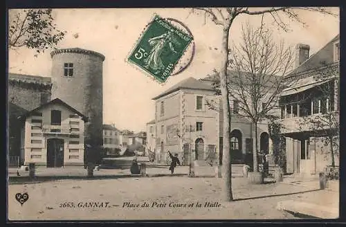 AK Gannat, Place du Petit Cours et la Halle