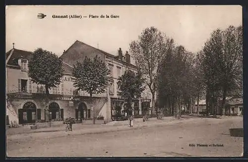 AK Gannat /Allier, Place de la Gare