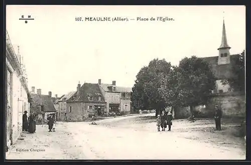 AK Meaulne /Allier, Place de l`Eglise