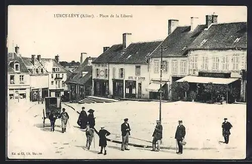 AK Lurcy-Lévy /Allier, Place de la Liberté