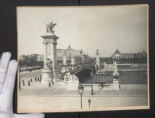 Fotografie Neurdein Freres, Paris, Ansicht Paris, Le Pont Alexandre III & les Grande Palais, Grossformat 28 x 22cm