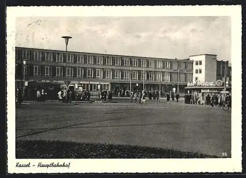 AK Kassel, Belebte Szene am Hauptbahnhof