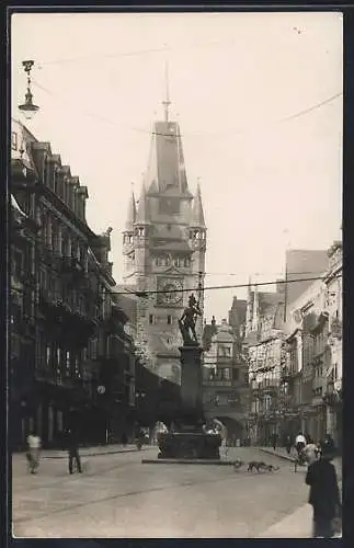 AK Freiburg i. Br., Kaiserstrasse gegen d. Martinstor