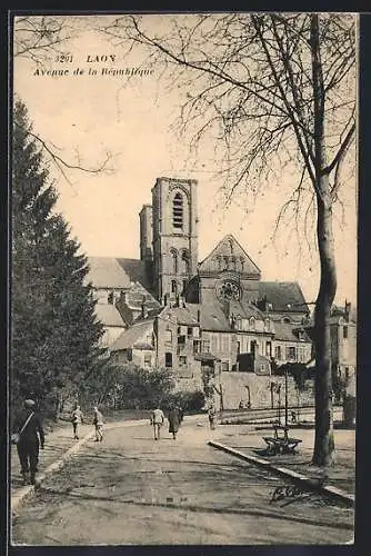 AK Laon, Avenue de la Republique