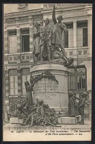 AK Laon, Le Monument des Trois Instituteurs