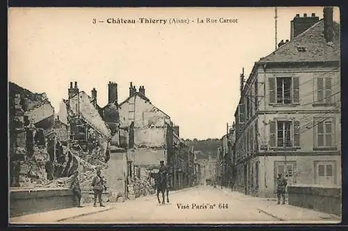 AK Chateau-Thierry, La Rue Carnot