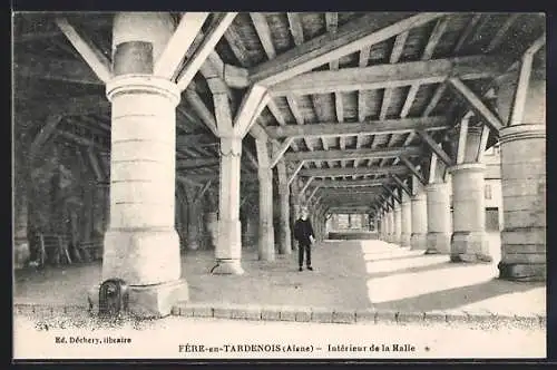 AK Fere-en-Tardenois, Interieur de la Halle