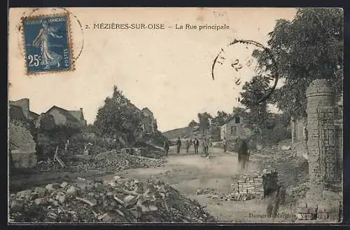 AK Mézières-sur-Oise, La Rue principale