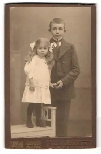 Fotografie Georg Gronemann, Walsrode, Geschwister in bester Sonntagsbekleidung