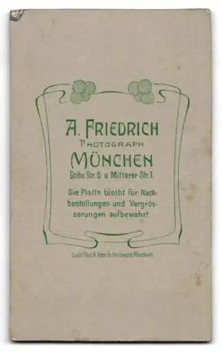 Fotografie A. Friedrich, München, Goethe Str. 6, Porträt eines eleganten jungen Mannes