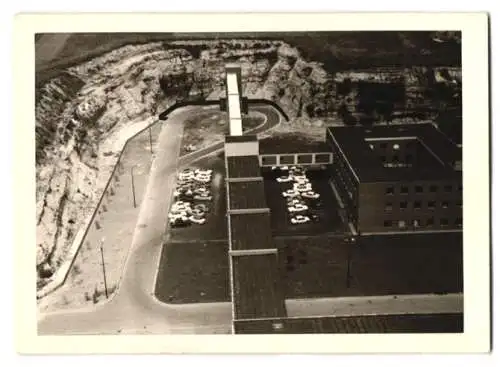 7 Fotografien Ansicht Karlsbrunn / Saarland, Bergwerk Grube Warndt-Luisenthal, Bergleute, Förderturm & Anlagen