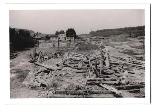 5 Fotografien unbekannter Fotograf, Ansicht Salzgitter, Erzbergbau Salzgitter AG, Bergwerk / Grube Hannoversche Treue