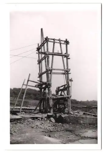 5 Fotografien unbekannter Fotograf, Ansicht Salzgitter, Erzbergbau Salzgitter AG, Bergwerk / Grube Hannoversche Treue