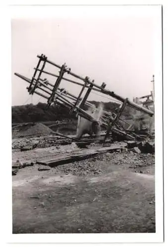 5 Fotografien unbekannter Fotograf, Ansicht Salzgitter, Erzbergbau Salzgitter AG, Bergwerk / Grube Hannoversche Treue