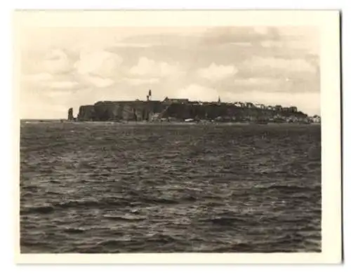 10 Fotografien unbekannter Fotograf, Ansicht Helgoland, Ober - und Unterland, Gesamtansicht, Reede mit Dünen u.a.