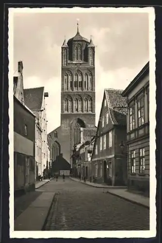 AK Stralsund, Strassenpartie mit Blick zur Jacobikirche