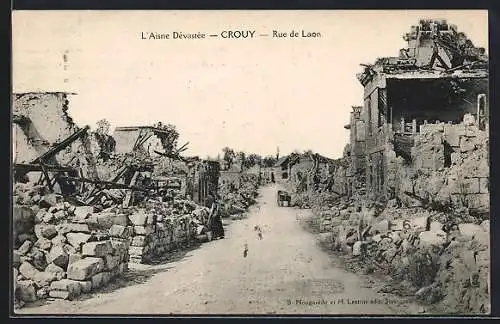 AK Crouy /Aisne, Rue de Laon, Strassenpartie