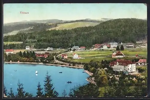 AK Titisee /Schwarzwald, Ortsansicht aus der Vogelschau