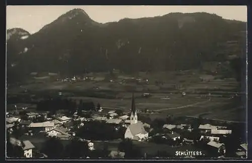 AK Schlitters, Ortsansicht mit Bergpanorama