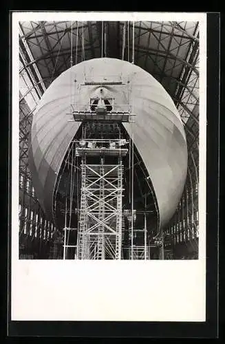 AK Friedrichshafen, Zeppelin Luftschiff LZ 130 im Bau