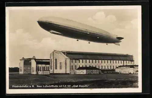 AK Friedrichshafen, Neue Luftschiffhalle mit LZ 127 Graf Zeppelin