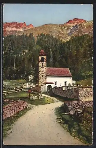 AK Pontresina, Dorfstrasse an der alten Bergkirche