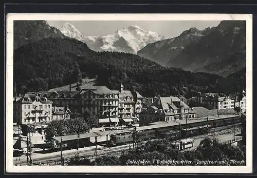 AK Interlaken, Bahnhofquartier, Jungfrau und Mönch