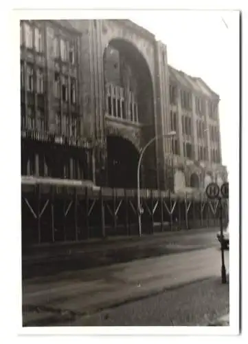 Fotografie unbekannter Fotograf, Ansicht Berlin-Mitte, Oranienburger Strasse, ehemaliges Kaufhaus