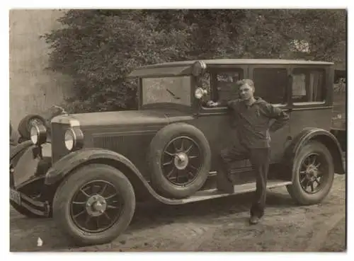 Fotografie Auto Presto Modell 1926 /27, Limousine mit Kühlerfigur