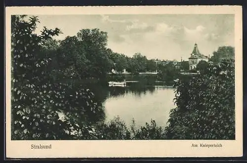 AK Stralsund, Boot auf dem Knieperteich