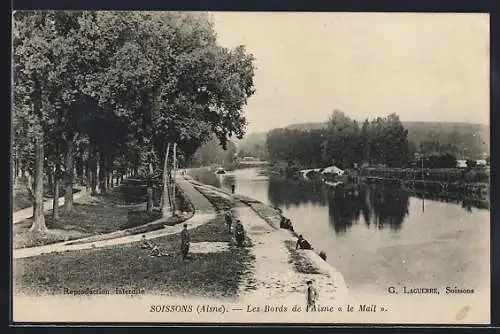 AK Soissons /Aisne, Les Bords de l`Aisne le Mail