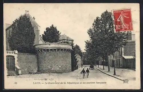 AK Laon, Le Boulevard de la République et les anciens Remparts