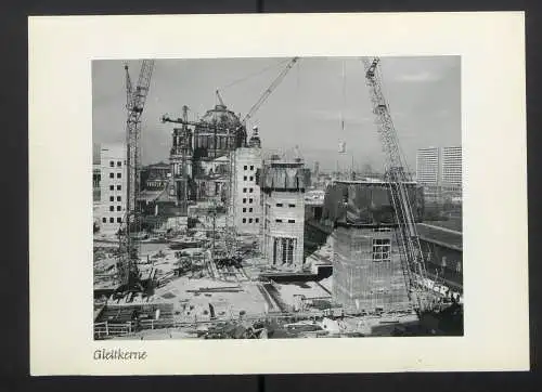 Fotoalbum mit 27 Fotografien, Berlin, Bau des Palast der Republik (Erichs Lampenladen), 1974, Honecker, Baupfhase