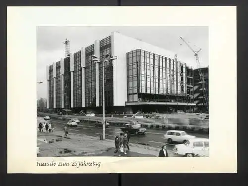 Fotoalbum mit 27 Fotografien, Berlin, Bau des Palast der Republik (Erichs Lampenladen), 1974, Honecker, Baupfhase