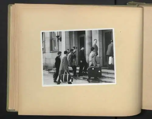 Fotoalbum mit 61 Fotografien, Magdeburg, II. Internationale DDR Eisenbahnermeisterschaft im Boxen 1961