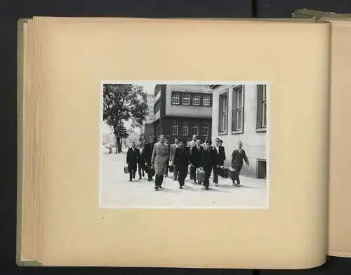 Fotoalbum mit 61 Fotografien, Magdeburg, II. Internationale DDR Eisenbahnermeisterschaft im Boxen 1961