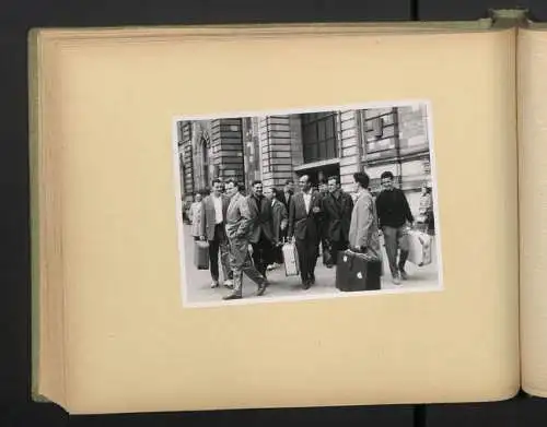 Fotoalbum mit 61 Fotografien, Magdeburg, II. Internationale DDR Eisenbahnermeisterschaft im Boxen 1961