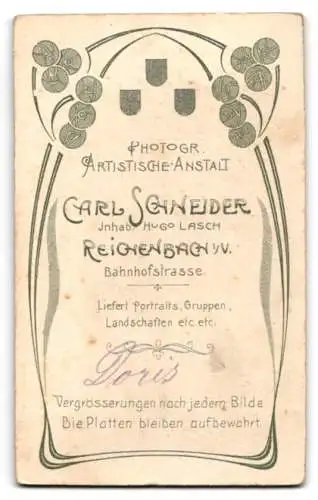 Fotografie Carl Schneider, Reichenbach i.V., Bahnhofstrasse, Junge Frau in elegantem Kleid