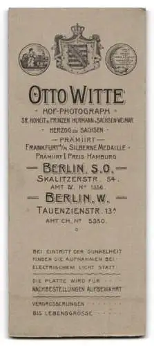 Fotografie Otto Witte, Berlin, Skalitzer Strasse 54, Eleganter Herr im Anzug