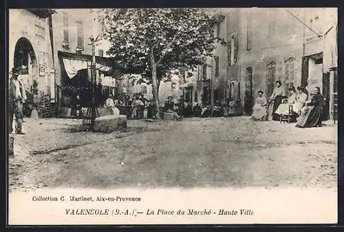 AK Valensole /B.-A., La Place du Marché, Haute Ville