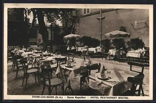 AK Digne-les-Bains, route Napoléon, Hôtel-restaurant Mistre, la terrasse