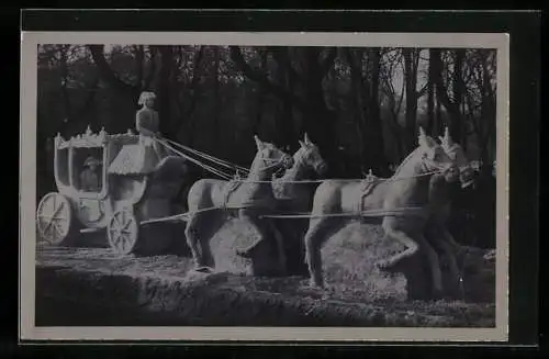 Foto-AK Eisplastik, Der alte Fritz in Pferdekutsche