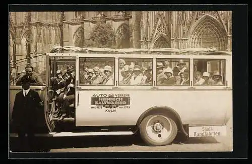 Foto-AK Köln, Autobus Autoverkehr Heinrich Kaltwasser vor dem Dom